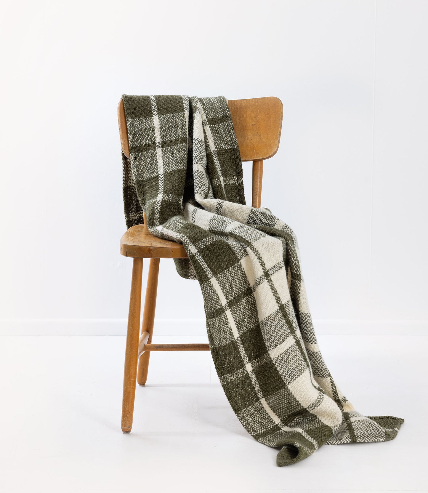 THROW SALLY GREEN AND WHITE MEDIUM