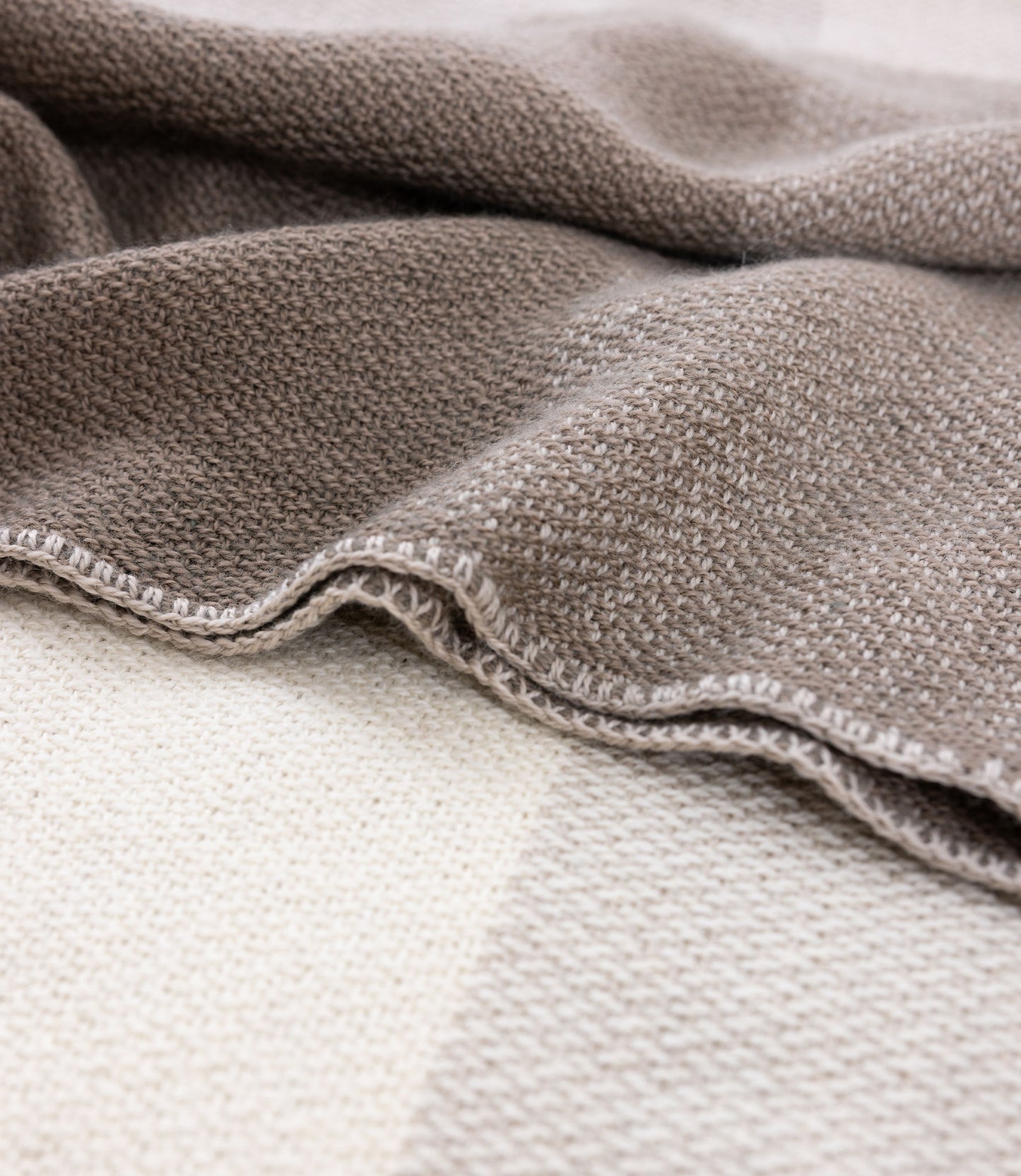 THROW JULIA BROWN BEIGE AND OFF WHITE